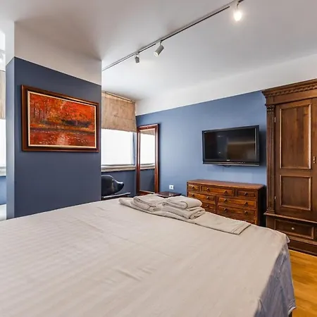 Skyline 5br Near Air Albania Stadium By Pikhost Apartment