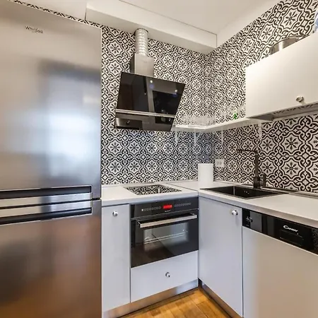 Apartment Skyline 5br Near Air Albania Stadium By Pikhost