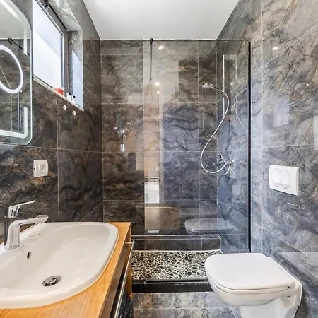 Skyline 5br Near Air Albania Stadium By Pikhost Apartment Tirana
